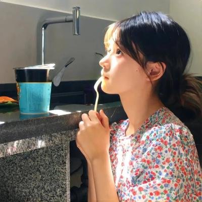 洞里的月亮